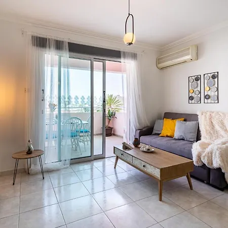 Sweet Retreat 2-br In Mackenzie Larnaca