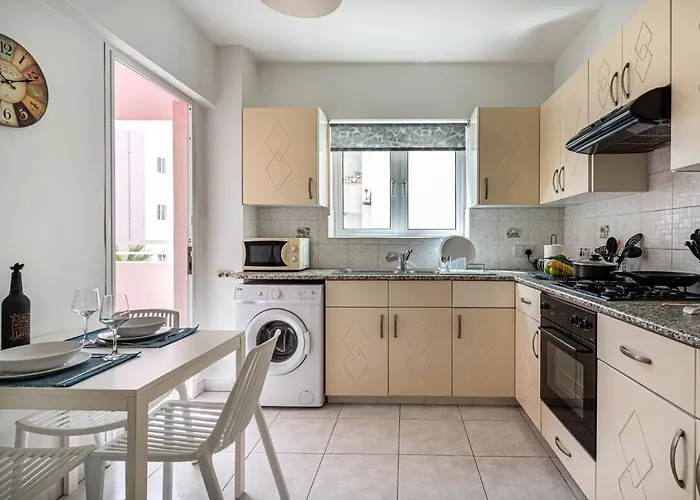 Sweet Retreat 2-br In Mackenzie *