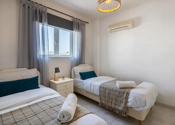 Sweet Retreat 2-br In Mackenzie Διαμέρισμα