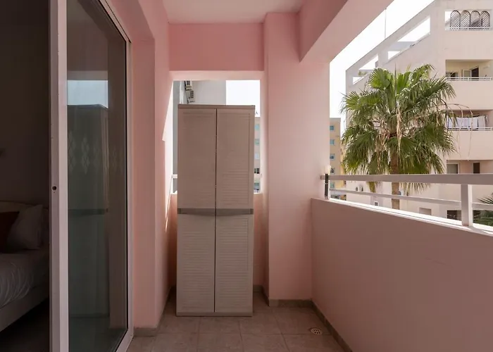 Sweet Retreat 2-br In Mackenzie Διαμέρισμα *