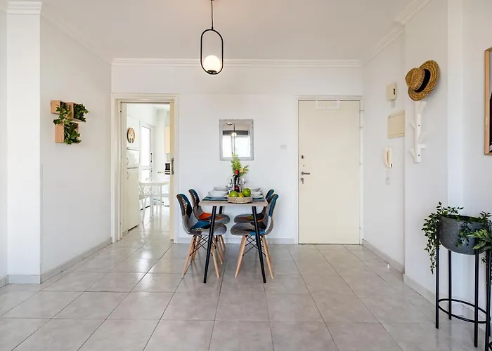 Sweet Retreat 2-br In Mackenzie Διαμέρισμα