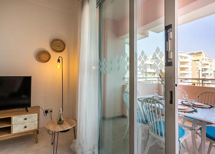 Sweet Retreat 2-br In Mackenzie Διαμέρισμα